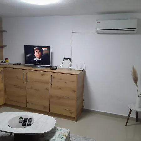 Bet 1 Maj Broj 24 Lägenhet Gradacac