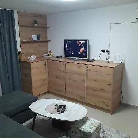 Apartamento Bet 1 Maj Broj 24 *